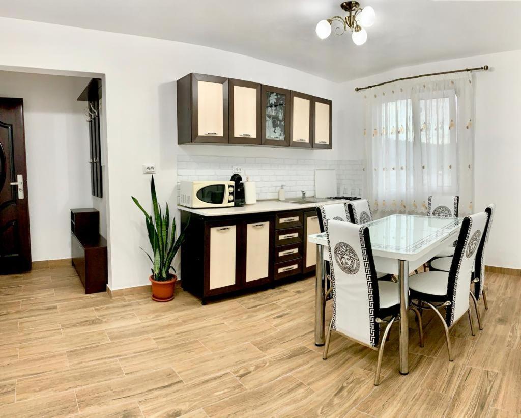 Appartamento Cazare Apartament Orşova Esterno foto