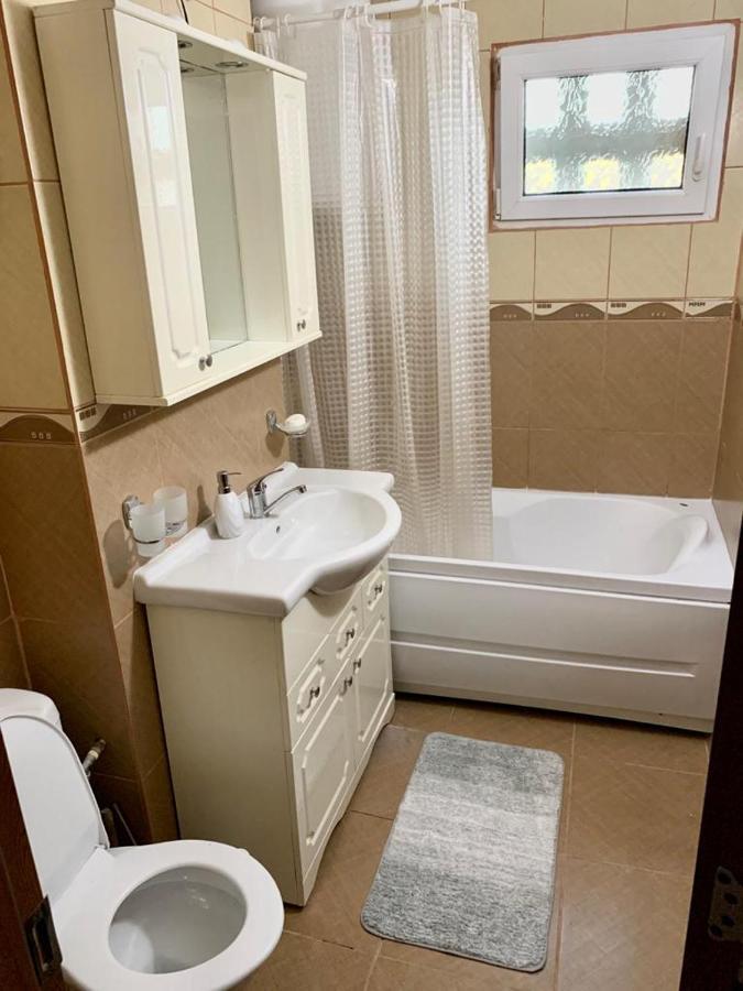 Appartamento Cazare Apartament Orşova Esterno foto